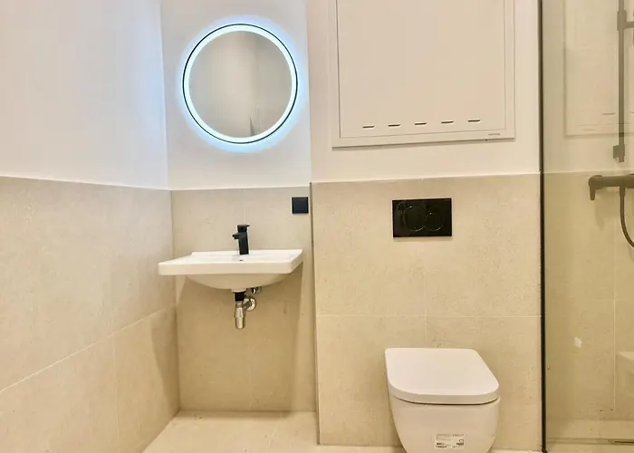 Modern Stylish With Garden & Free Parking Appartement Wenen